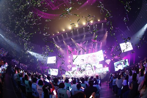 「≠ME 全国ツアー2024『やっと、同じクラス』」神奈川・横浜アリーナ公演の様子。(c)YOANI / KING RECORDS