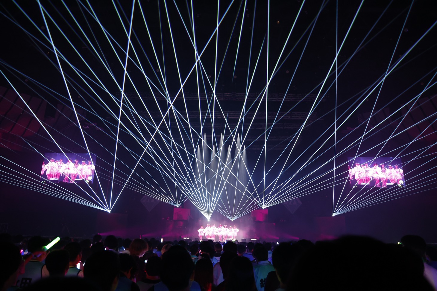 「≠ME 全国ツアー2024『やっと、同じクラス』」神奈川・横浜アリーナ公演の様子。(c)YOANI / KING RECORDS