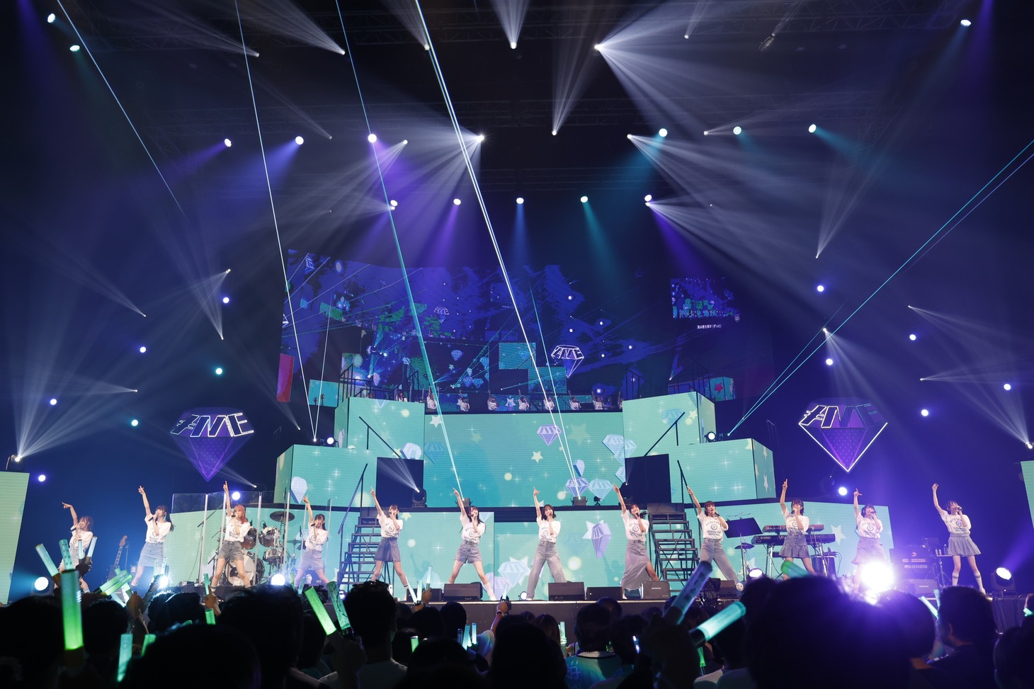「≠ME 全国ツアー2024『やっと、同じクラス』」神奈川・横浜アリーナ公演の様子。(c)YOANI / KING RECORDS