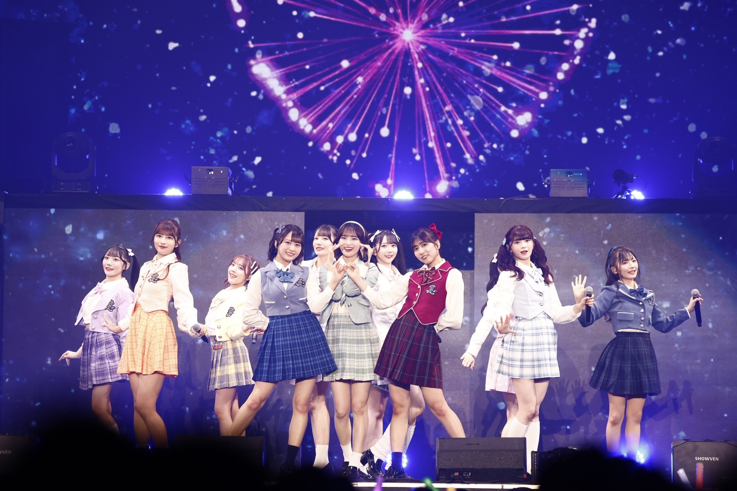 「≠ME 全国ツアー2024『やっと、同じクラス』」神奈川・横浜アリーナ公演の様子。(c)YOANI / KING RECORDS