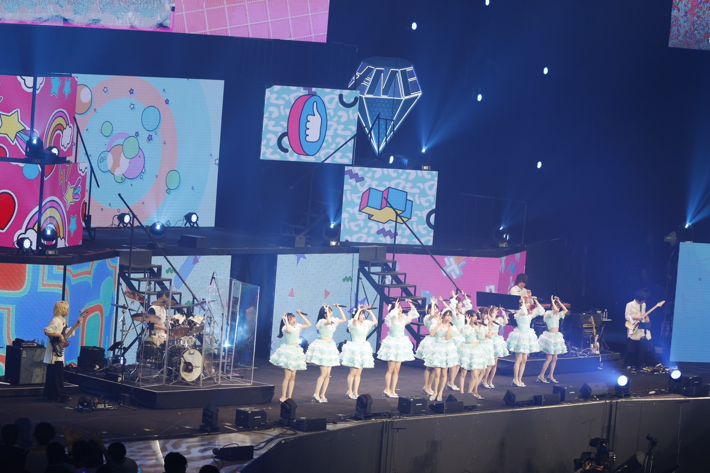 「≠ME 全国ツアー2024『やっと、同じクラス』」神奈川・横浜アリーナ公演の様子。(c)YOANI / KING RECORDS