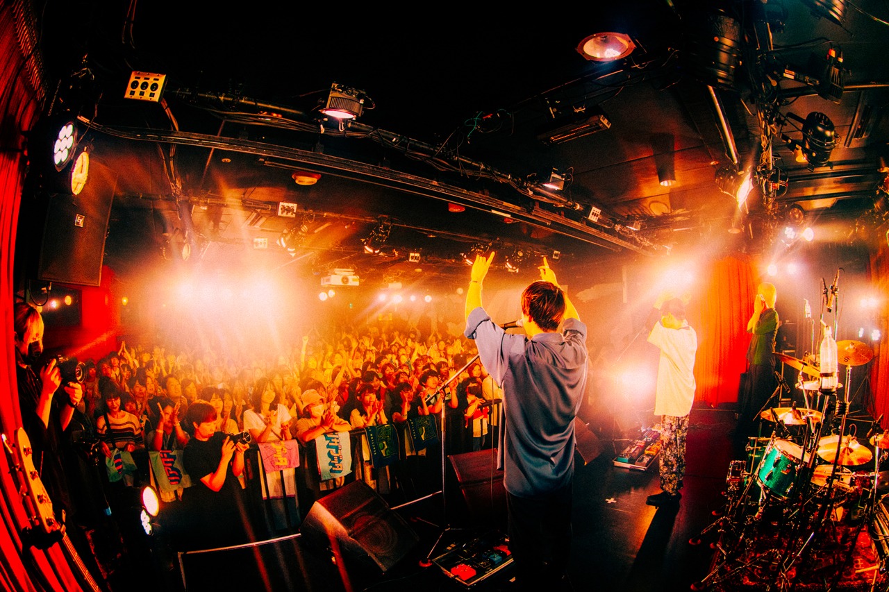 リアクション ザ ブッタ「BEST ALBUM『REACTION THE BEST』RELEASE ONE MAN TOUR "FROM NOW ON"」最終公演の様子。（撮影：稲垣ルリコ）