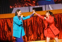 左から早見あかり、百田夏菜子。（撮影：上飯坂一）