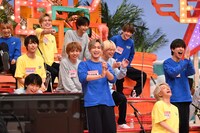 爆笑するチーム甘エビのメンバー。