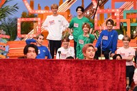 メンバーのリアクションに盛り上がるチーム車エビの面々。