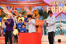 リアクションゲームにチャレンジするチーム小エビの芳賀柊斗（Lienel）、筒井俊旭（ICEx）、竹野世梛（ICEx）。