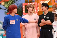 リアクションゲームにチャレンジするチーム伊勢エビの志村玲於（SUPER★DRAGON）、マサヒロ（超特急）、TETTA（ONE N' ONLY）。