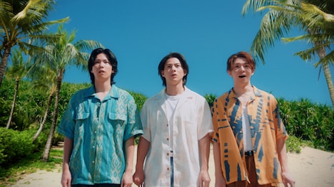 マクドナルドCM「めっちゃハワイやんバーガーズ篇」より。