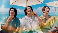 マクドナルドCM「めっちゃハワイやんバーガーズ篇」より。