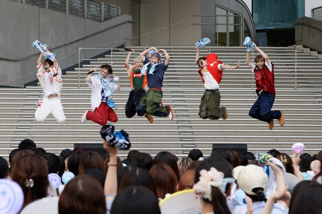 「DXTEEN 1ST ALBUM『Quest』リリース記念イベント『Dance On! DXTEEN!』の様子。(c)LAPONE Entertainment