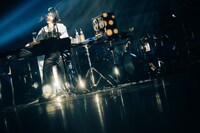 「TOMOO LIVE HOUSE TOUR 2024 "Puddles"」豊洲PIT公演の様子。（Photo by Kana Tarumi）