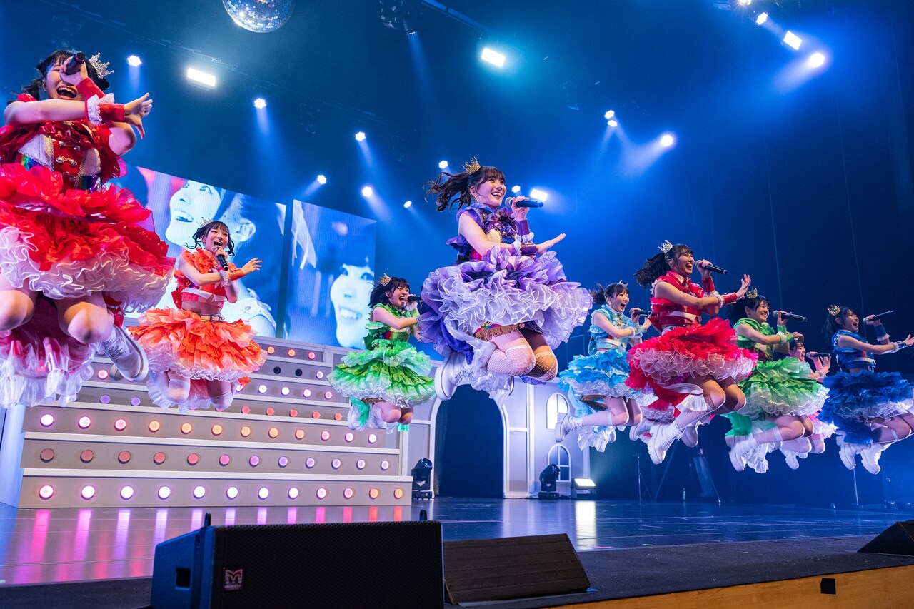 ジャンプする虹コン。