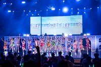 「虹のコンキスタドール 10th Anniversary LIVE ～すべてが虹になるサマーっ！～」埼玉公演の様子。