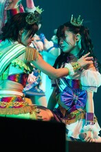 「虹のコンキスタドール 10th Anniversary LIVE ～すべてが虹になるサマーっ！～」埼玉公演の様子。