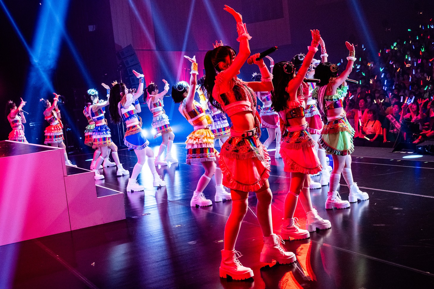 「虹のコンキスタドール 10th Anniversary LIVE ～すべてが虹になるサマーっ！～」埼玉公演の様子。