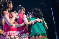 予科生を讃える岡田彩夢。