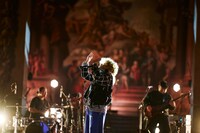 「Vaundy LIVE in London」より。