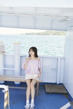 「STU48 中村舞  1st写真集 嫌いの反対」より。(c)熊木優 / 宝島社