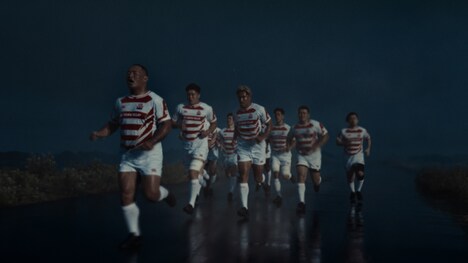 三井住友銀行テレビCM「柱」編より。