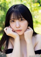 「月刊ヤングマガジン」8月号より紫藤るいグラビア写真。