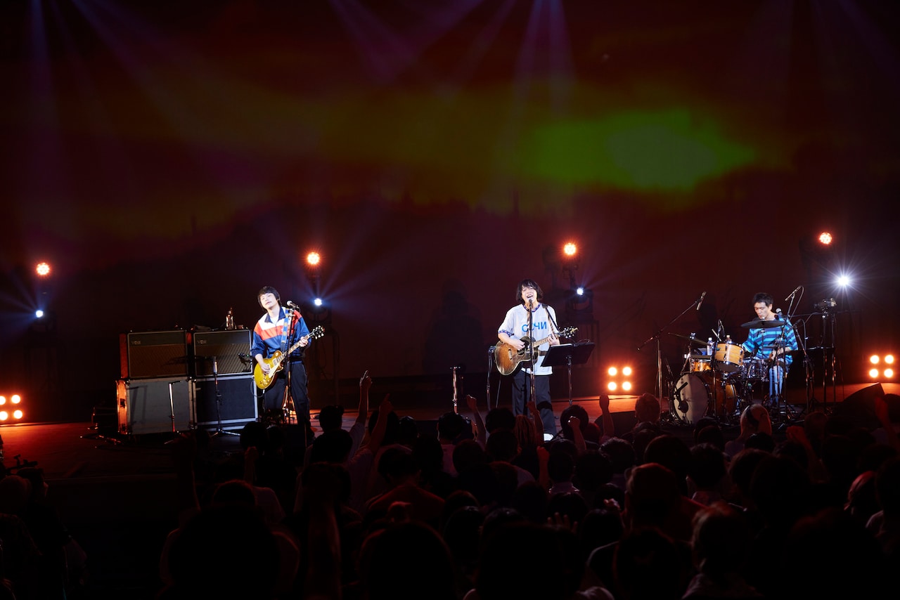 銀杏BOYZがTOMOVSKY迎えたツアーファイナル閉幕「シベリア鉄道乗り換え、浅草駅で降ります」
