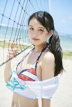 福田朱里（STU48）の1st写真集より。