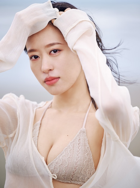 小田さくら（モーニング娘。'24）のお気に入りカット。（撮影：熊谷貫）(c)ワニブックス