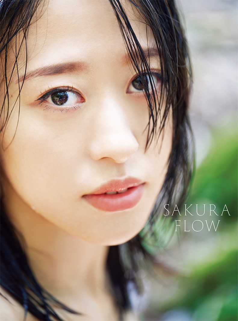 小田さくら（モーニング娘。'24）の写真集「SAKURA FLOW」表紙。（撮影：熊谷貫）(c)ワニブックス