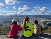 京都のライブの翌日に登った、大文字山山頂にて。