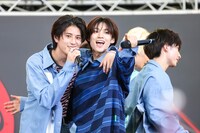 手前左から阿久根温世、志賀李玖（ともにICEx）。（撮影：笹森健一）