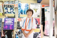 「島ごとぽるの展」よりミツイシヤの元店主・村上恵子氏。