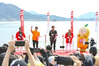 「島ごとぽるの展」よりオープニングセレモニーの様子。