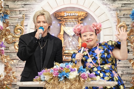 左から平野紫耀（Number_i）、渡辺直美。(c)日本テレビ