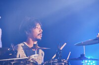 柴田昌輝（Dr）（撮影：石阪大輔）