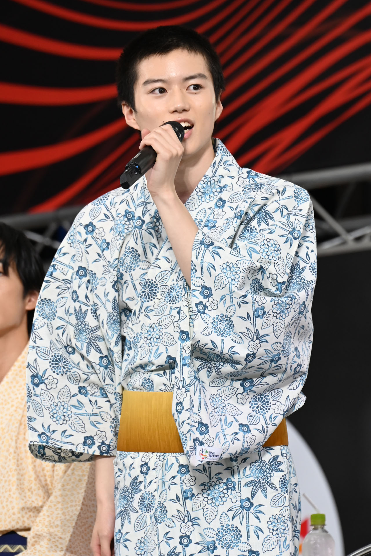 奥智哉
