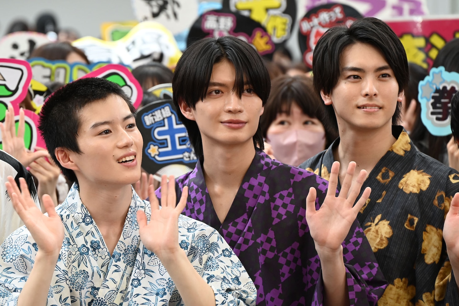 左から奥智哉、杢代和人（原因は自分にある。）、高野洸。