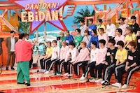 江上敬子（ニッチェ）とEBiDANメンバー。