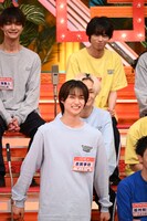 “胸キュン”に挑戦する志賀李玖（ICEx）。