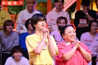 FUMINORI（BUDDiiS）の“胸キュン演技”の様子。