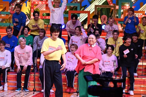 FUMINORI（BUDDiiS）の“胸キュン演技”に盛り上がるEBiDANメンバー。