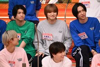 武藤潤（原因は自分にある。）とYUMA（BUDDiiS）を見守るチーム車エビの仲間たち。