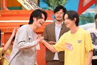 笑い合う武藤潤（原因は自分にある。）とYUMA（BUDDiiS）。