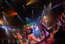 チャラン・ポ・ランタン結成15周年記念公演「RANTAN-CIRCUS～とおまわりしつつ、とおあまりいつつ～」の様子。（Photo by Masayo）