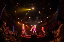 チャラン・ポ・ランタン結成15周年記念公演「RANTAN-CIRCUS～とおまわりしつつ、とおあまりいつつ～」の様子。（Photo by Masayo）