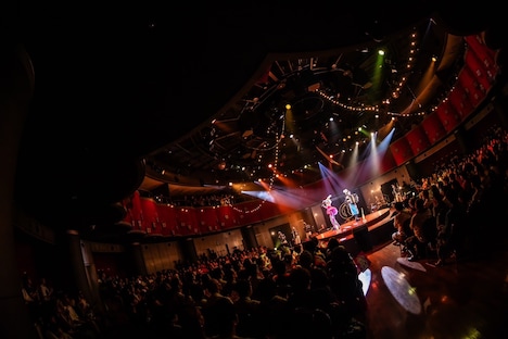 チャラン・ポ・ランタン結成15周年記念公演「RANTAN-CIRCUS～とおまわりしつつ、とおあまりいつつ～」の様子。（Photo by Masayo）