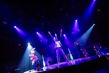 チャラン・ポ・ランタン結成15周年記念公演「RANTAN-CIRCUS～とおまわりしつつ、とおあまりいつつ～」の様子。（Photo by Masayo）