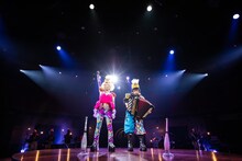 チャラン・ポ・ランタン結成15周年記念公演「RANTAN-CIRCUS～とおまわりしつつ、とおあまりいつつ～」の様子。（Photo by Masayo）