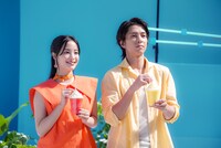 広瀬すずと山下智久。