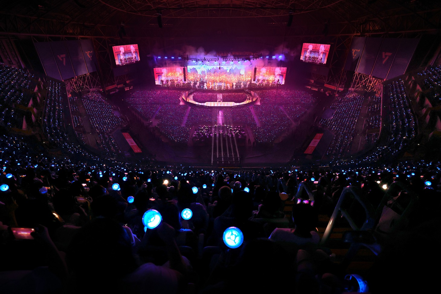 「2024 SVT 8TH FAN MEETING ＜SEVENTEEN in CARAT LAND＞」の様子。(P)&(C) PLEDIS Entertainment