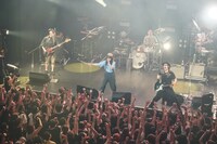 LÄ-PPISCH（撮影：緒車寿一）